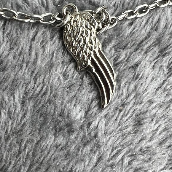 The Walking Dead Jewelry Lot Bracelets Necklaces 7 Pc Charms Black Silver Tone - Picture 9 of 12